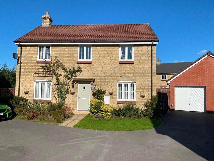 4 Bedroom Detached House For Sale In Linnet Lane, Melksham, SN12