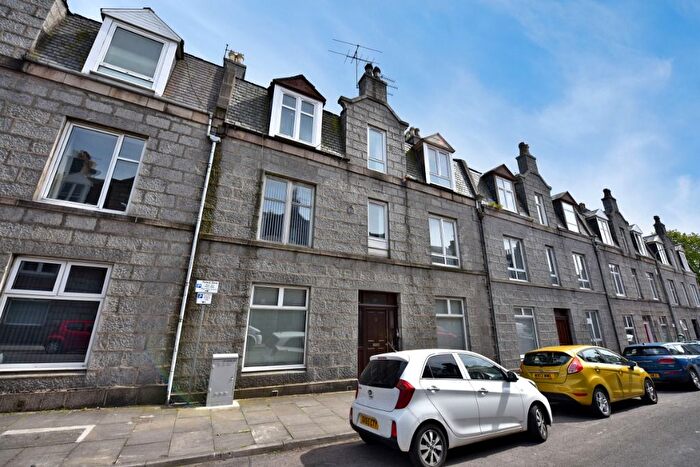 1 Bedroom Flat To Rent In Wallfield Place, Rosemount, Aberdeen, AB25