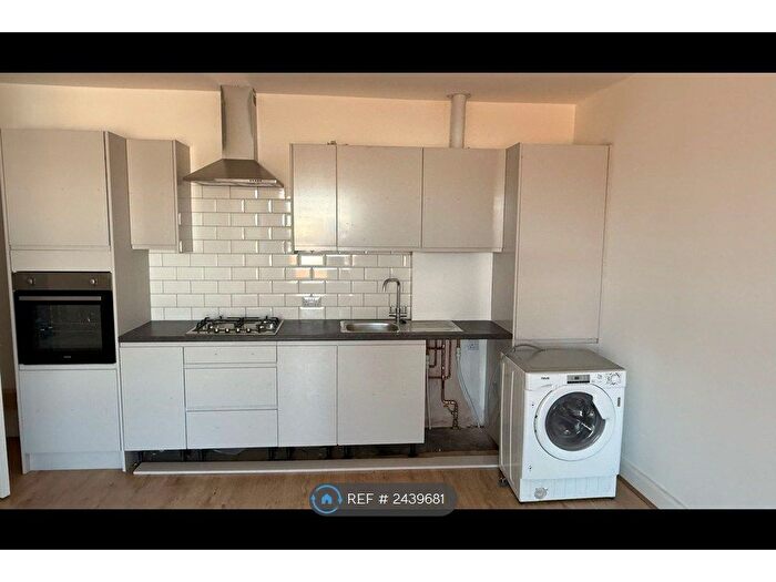 1 Bedroom Flat To Rent In High Street North, Dunstable, LU6