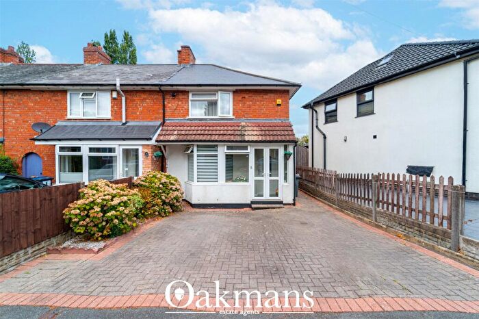 3 Bedroom Semi Detached House For Sale In Greenoak Crescent, Birmingham, West Midlands, B30