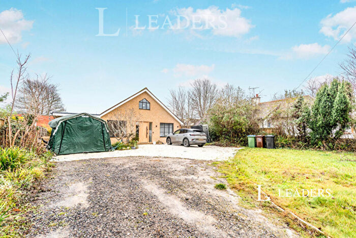 3 Bedroom Bungalow To Rent In Yapton Road, Middleton-on-Sea, Bognor Regis, PO22