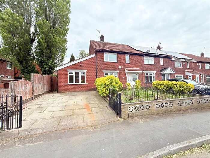 4 Bedroom End Of Terrace House For Sale In Lordsfield Avenue, Ashton-Under-Lyne, OL7