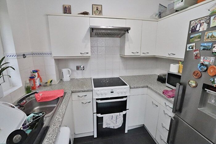 1 Bedroom Flat To Rent In Holland Close, Romford, RM7
