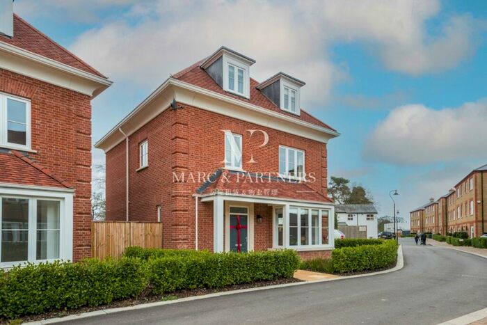 5 Bedroom Detached House To Rent In Sassoon Drive, Barnett, EN4