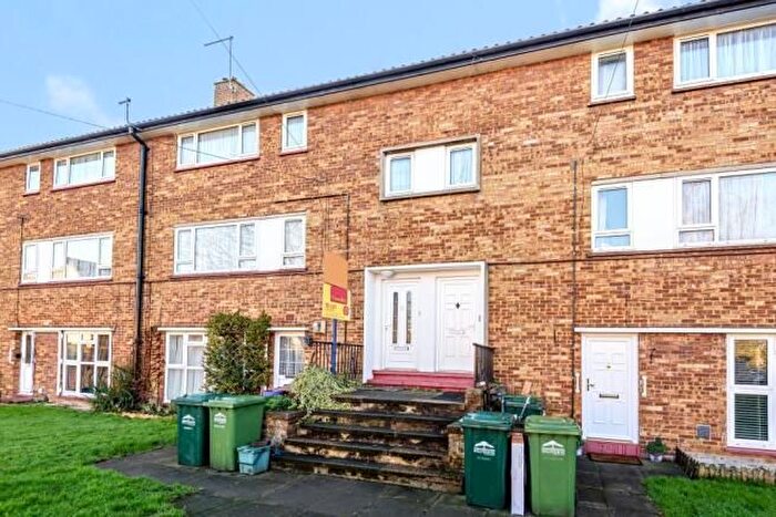 2 Bedroom Maisonette For Sale In Staines-Upon-Thames, Surrey, TW19