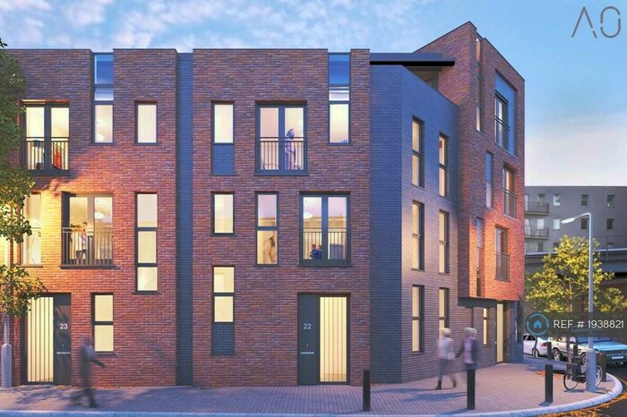 3 Bedroom Maisonette To Rent In Steedman Street, London, SE17