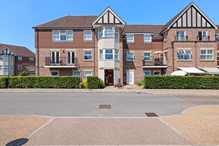 2 Bedroom Retirement Property For Sale In Frobisher House, Tudor Court, Bramshott, Liphook, Hampshire, GU30