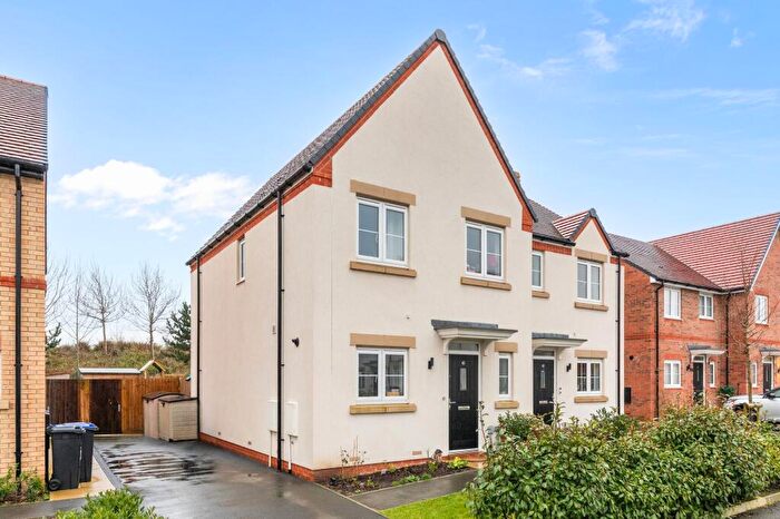 3 Bedroom Semi-Detached House For Sale In Gatekeepers Drive, Lancing, BN15