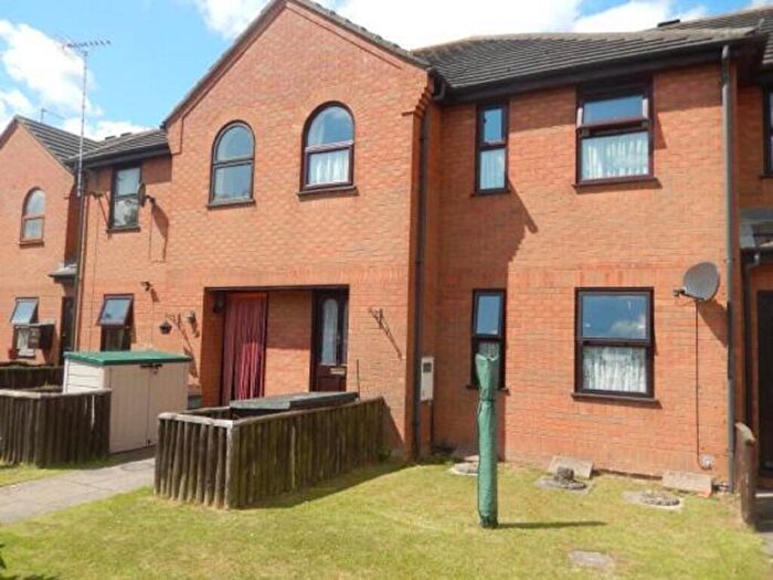 2 Bedroom Flat To Rent In Cornfields, Holbeach, Spalding, PE12