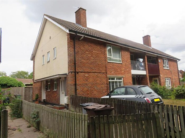 2 Bedroom Flat For Sale In Hemlingford Road, Kingshurst, Birmingham, B37