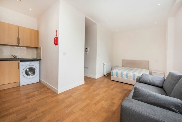 Studio To Rent In Clayton Road, Hayes, UB3