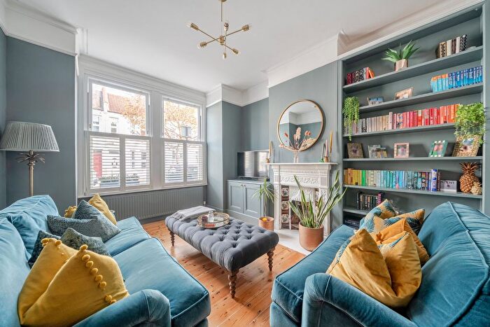 1 Bedroom Flat For Sale In Aslett Street, Wandsworth, London, SW18