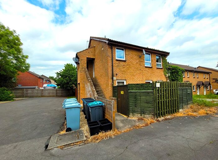 1 Bedroom Studio To Rent In Heather Close, Carterton, Oxon, OX18