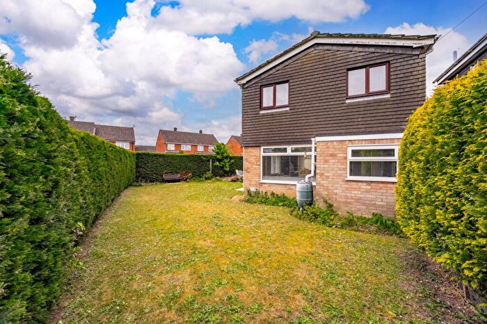 3 Bedroom Detached House For Sale In Ashleigh Gardens, Wymondham, NR18