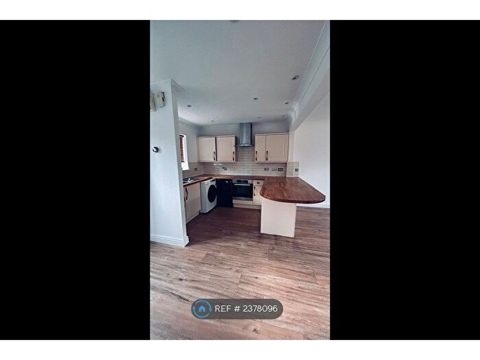 4 Bedroom Terraced House To Rent In Kingfisher Drive, Cheltenham, GL51