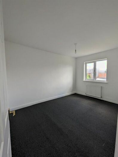 3 Bedroom End Of Terrace House To Rent In Barnett Road, Willenhall, WV13