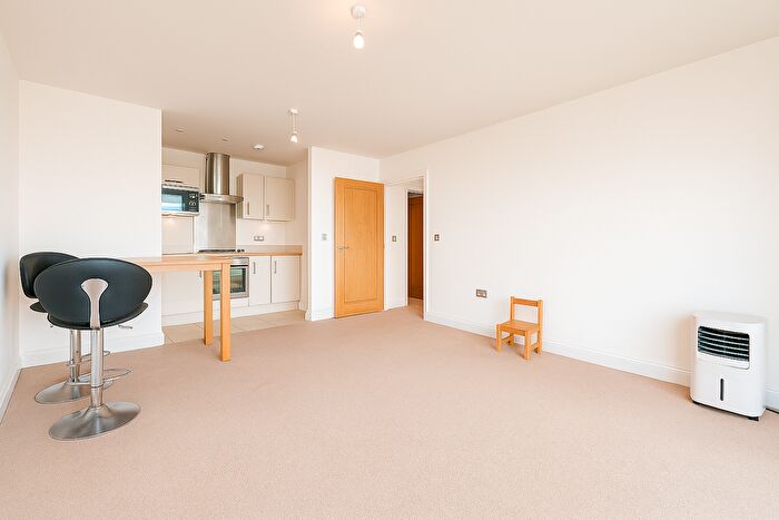 2 Bedroom Flat To Rent In Miles Close, London, SE28