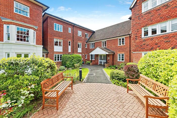1 Bedroom Apartment For Sale In Barton Mill Court, Canterbury, CT2