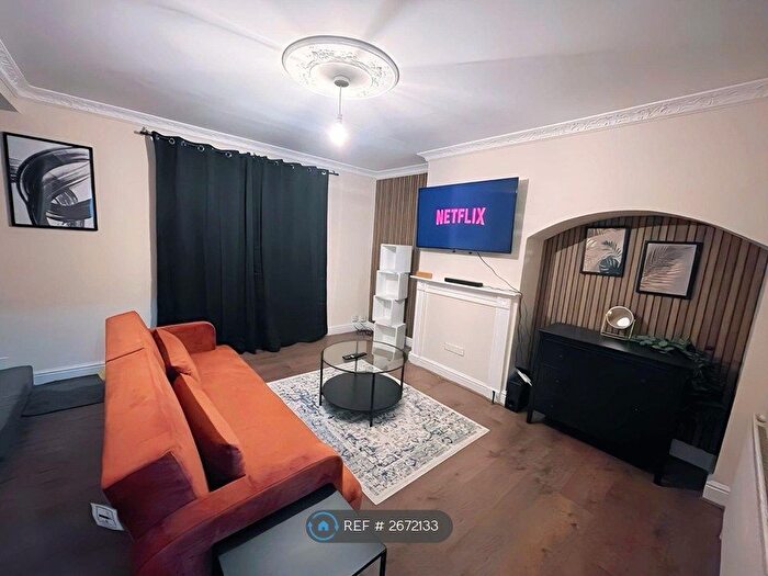 2 Bedroom Semi Detached House To Rent In Dagenham, Dagenham, RM9