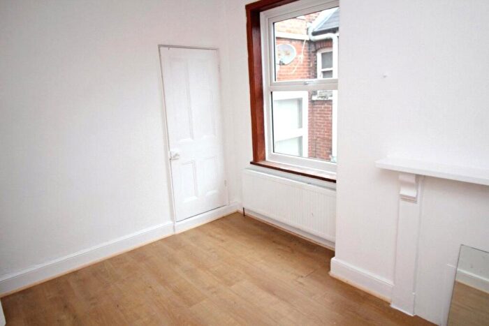 1 Bedroom Flat To Rent In Western Parade, Southsea, Hampshire, PO5