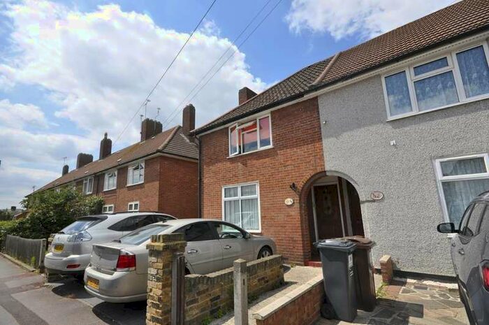 2 Bedroom End Of Terrace House To Rent In Stamford Road, Dagenham, RM9