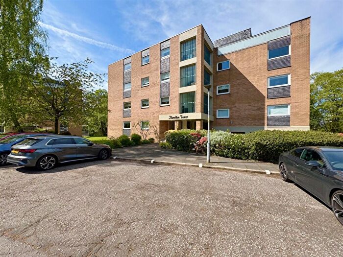 2 Bedroom Flat For Sale In Regents Gate, Bothwell, Glasgow, G71