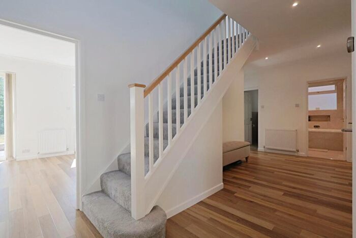 5 Bedroom Detached House For Sale In High Park Road, Broadstone, BH18 - Photo 7