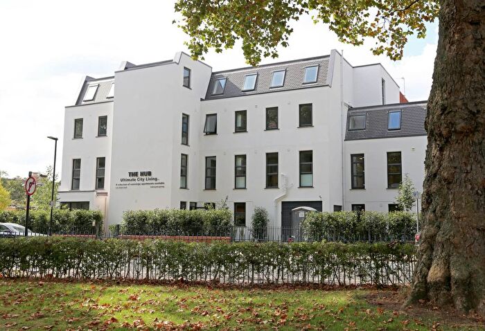 4 Bedroom Flat To Rent In Hampden Road, London, N8