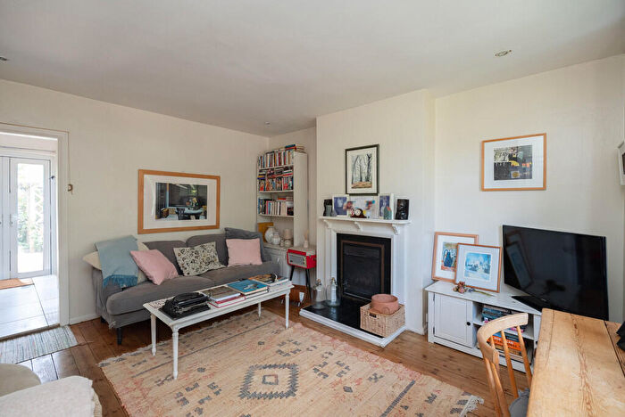 2 Bedroom End Of Terrace House For Sale In Vincent Lane, Dorking, RH4