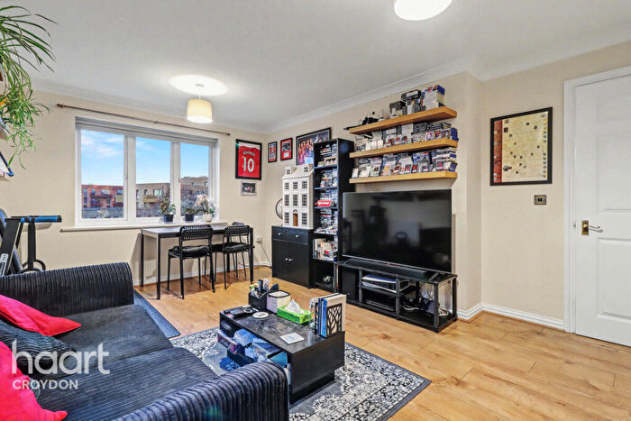 2 Bedroom Flat For Sale In Old School Place, Croydon, CR0