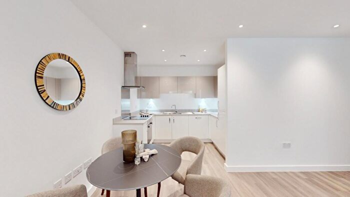 3 Bedroom Flat To Rent In Rolfe Terrace London, SE18