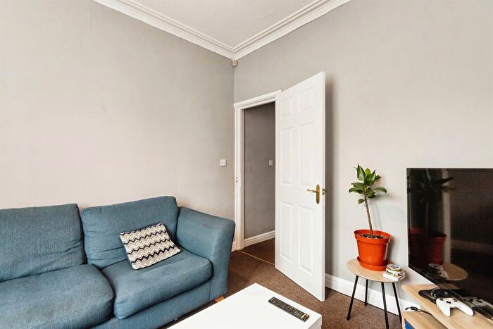 3 Bedroom End Of Terrace House For Sale In St. Stephens Road, Nottingham, NG2