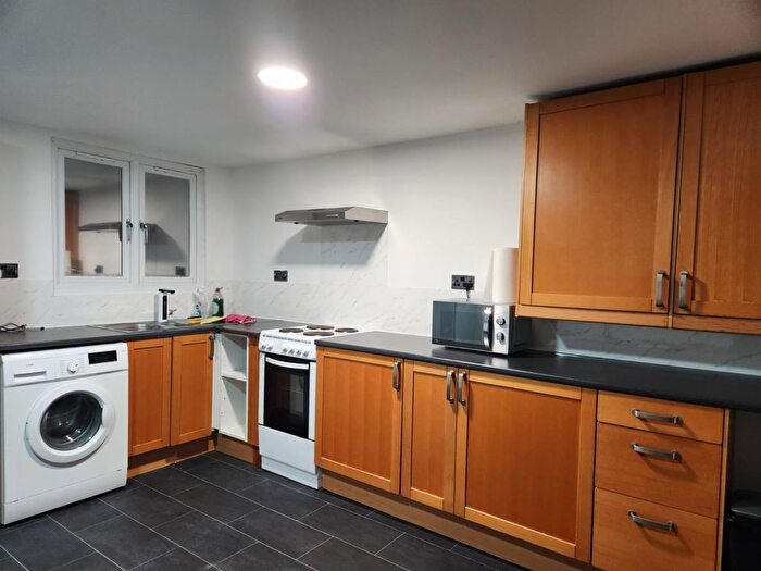 Studio To Rent In Uxbridge Road, Slough, SL2