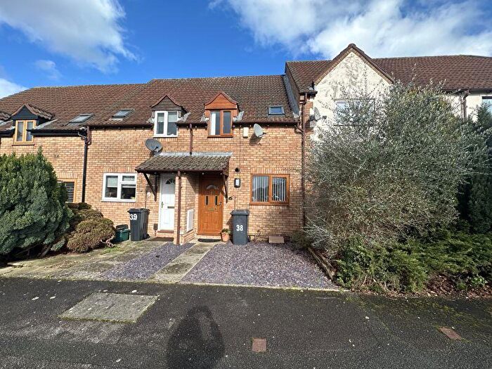 2 Bedroom House To Rent In Mansfield Mews, Quedgeley, GL2