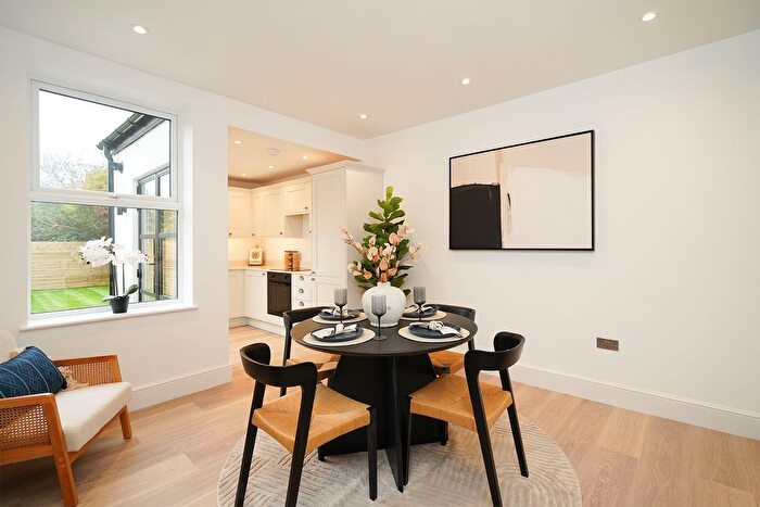 3 Bedroom Terraced House For Sale In Tyzack Road, Sheffield, S8