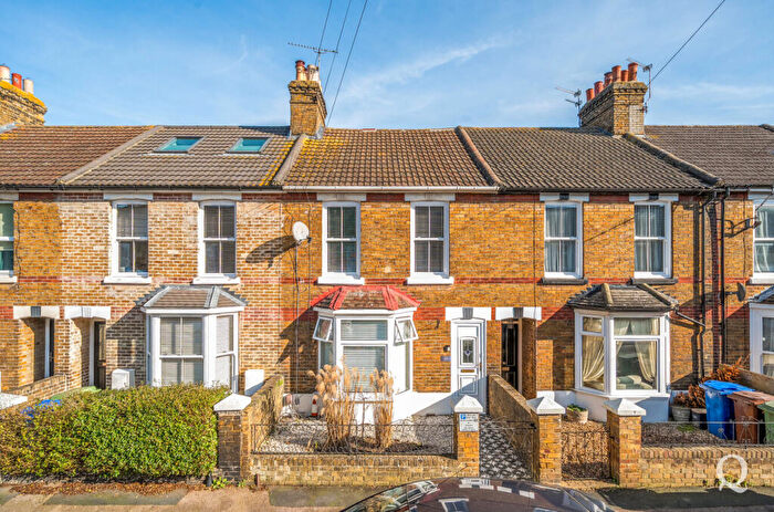 4 Bedroom Terraced House For Sale In Connaught Road, Sittingbourne, Kent, ME10