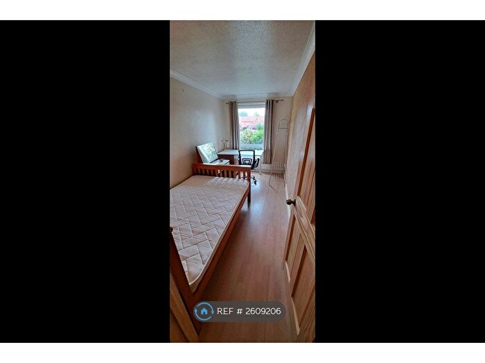 2 Bedroom Flat To Rent In Peel Close, York, YO10