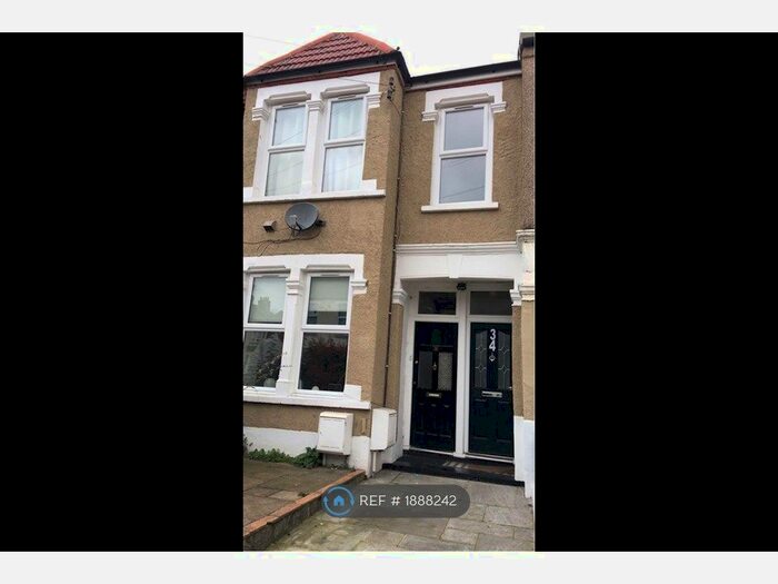 3 Bedroom Maisonette To Rent In Mellison Road, London, SW17