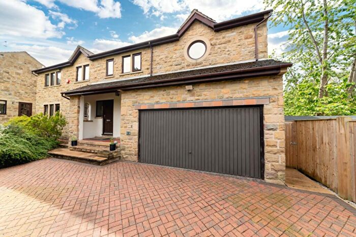 5 Bedroom Detached House For Sale In Penistone Road, Kirkburton, HD8