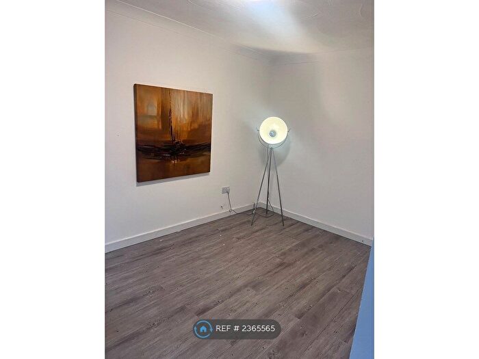 6 Bedroom Semi-Detached House To Rent In Dunster Crescent, Hornchurch, RM11