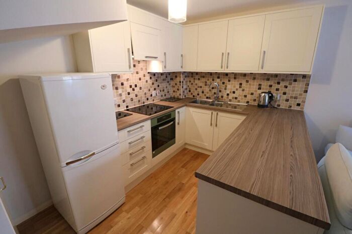 1 Bedroom Flat To Rent In Lansdowne Wood Close, West Norwood, SE27