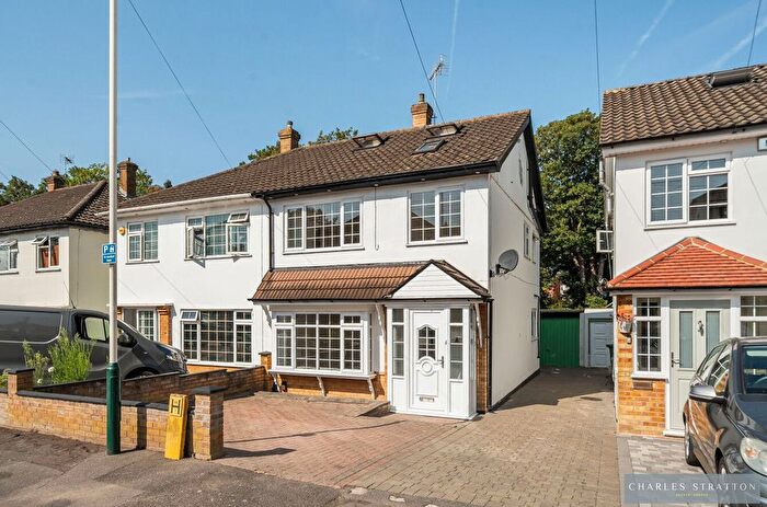 5 Bedroom Semi-Detached House For Sale In Grey Towers Gardens, Hornchurch, RM11