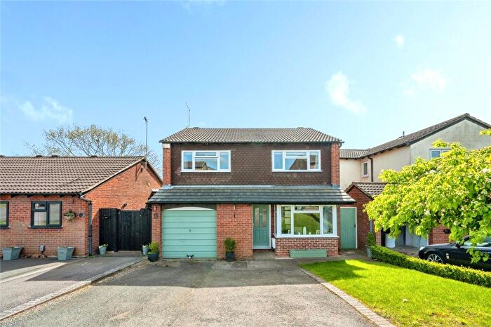 4 Bedroom Detached House For Sale In Lee Close, Warwick, Warwickshire, CV34