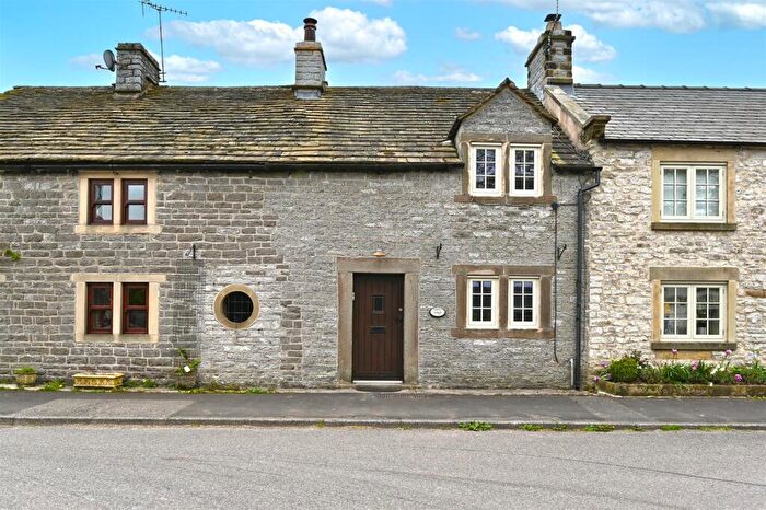 2 Bedroom Terraced House For Sale In Foolow, Hope Valley, S32