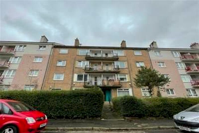 2 Bedroom Flat To Rent In Fieldhead Drive, Mansewood, G43