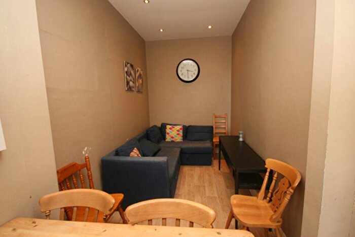 5 Bedroom Flat To Rent In Strathearn Road, Marchmont, Edinburgh, EH9