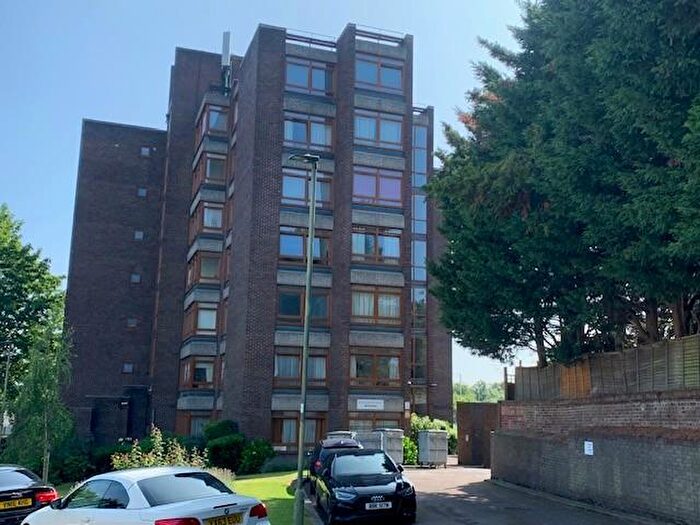 2 Bedroom Flat For Sale In Westchester Court, Westchester Drive, NW4
