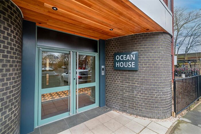 2 Bedroom Flat To Rent In Station Approach, Cheam, SM2