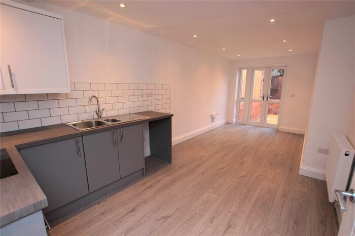 2 Bedroom Maisonette To Rent In Portswood Road, Southampton SO17