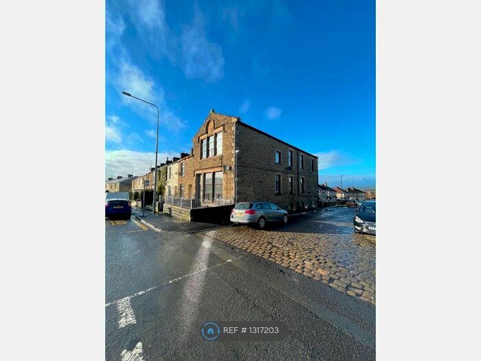 2 Bedroom Flat To Rent In Station Road, Accrington BB5